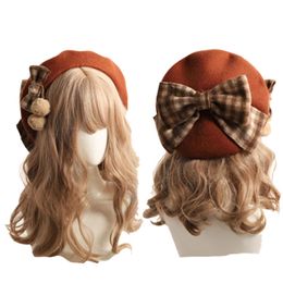 Bérets hiver mignon béret femmes mode britannique rétro grand arc plaid peintre chapeau fille femme bonnets en gros 230821