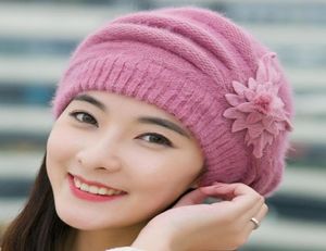 Bérets Hiver Mode Femmes Chapeau Fleur Tricot Crochet Bonnet Chaud Couleur Unie Sports De Plein Air Protection Oreille Béret Cappello Donna5474667