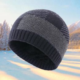 Boinas invierno polar cálido sombrero a cuadros tejido gorro para hombres mujeres oreja espesada al aire libre