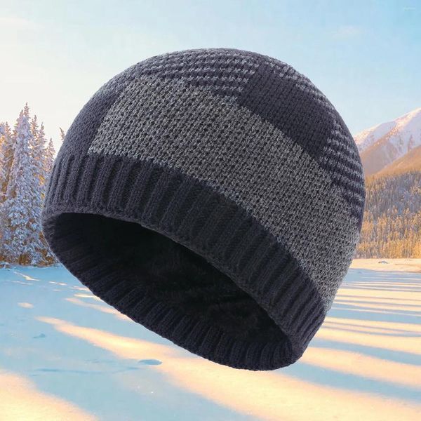 Boinas Invierno Fleece Warm Hat Plaid Gorro de punto para hombres Mujeres Ear Trapper Sombreros Gear Navidad