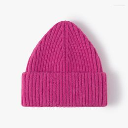 Berets Winter Hat For Woman 2023 Gebreide schedels zachte dikke stevige stevige kleurendop puntige topbonnetten vrouwen meisje