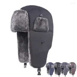 Bérets Chapeau d'hiver avec peluche et épais Lei Feng Protection d'oreille coupe-vent imperméable chaud vent neigeux Couple