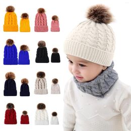 Boinas Sombreros de invierno Mujer Mommy y yo Padre-Higo de punto de punto Gat Madre Baby Knit Pompons Gorras para Mujer