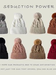 Bérets Hiver tricot chapeau polyvalent en laine chaud de laine unie de couleur des femmes en peluche