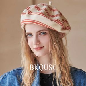 Bérets Hiver tricot laine béret femme coloré correspondant rayé tricoté chapeau décontracté mode femmes citrouille béret femme 2022 en gros Z0616