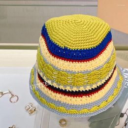 Bérets Femmes Coton Crochet Crâne Cap À La Main Tricot Découpe Rayé Bonnet Seau Chapeau Designer De Luxe