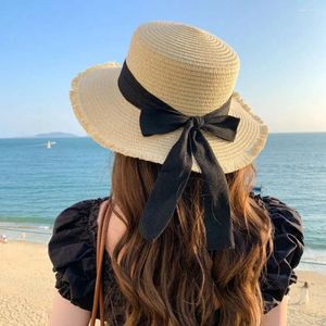 Bérets Femmes Plate à bordure plate Chapeau de paille printemps et d'été Ombrage d'extérieur Soleil Fashion Protection de protection CAP