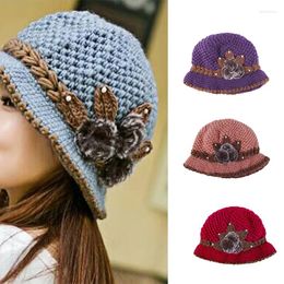 Berets Frauen Floral Gestrickte Wollmütze Französisch Elegante Verdickte Blume Rosa Eimer Outdoor Winddicht Warme Kappe Fshion Zubehör