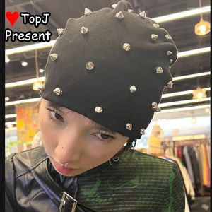 Berets Femmes Lolita Y2k Steam Punk Gothic Harajuku Subculture Girl Riveted Motorcycle Trendy Men's Metal Metal Black Headred Pile