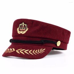 Berets Femmes Badge de chapeau de béret chaud broderie de la couronne militaire Navy Cap rétro à casse-tête plate navire bateau Sailor Captain Costume