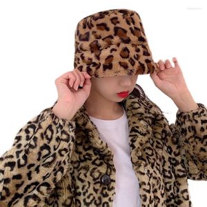 Bérets femmes hiver épaissir peluche floue chaud dôme seau chapeau léopard Animal imprimé Harajuku en forme de cloche voyage pêcheur casquette