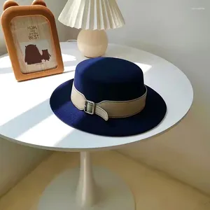 Bérets en laine Fedoras, chapeau plat pour femmes, feutre à large bord, casquette de Jazz noire, ceinture de bol classique, accessoire d'hiver 2024