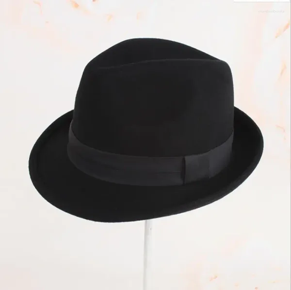 Bérets en laine pour hommes et femmes, chapeaux Fedora de haute qualité, ruban noir, chapeau d'hiver, confortable, Cool, belles, différentes couleurs