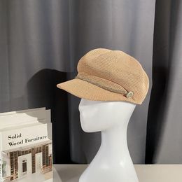 Bérets tissés en paille naturelle avec chapeau octogonal percé pour dames, haute qualité, Protection UV pour fille, chapeau de plage militaire