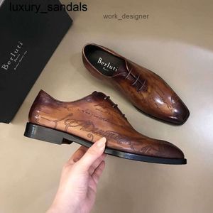Berluti Business Leather Shoes Oxford kalfsleer handgemaakte scritto -patroon van topkwaliteit mode gepolijste dresswq h0gh