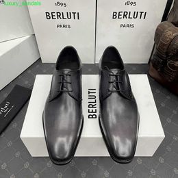 BERLUTI Herenschoenen Leren Oxfords Schoenen Berluts Nieuwe Heren Kalfsleer Geborstelde Oxford Schoenen met Mark Thread Genaaid Gentlemanly Business Jurk Leren Schoen HBBS