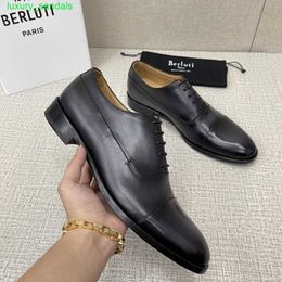 BERLUTI Zapatos de vestir para hombre Zapatos Oxford de cuero Berluts Nuevos zapatos Oxford pintados a mano con retazos de piel de becerro para hombre Vestido de negocios de caballero de moda Cuero HB2K