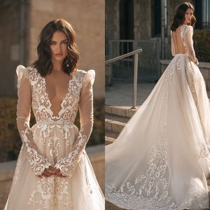 Berta Une ligne robes de mariée pour la mariée col en V manches longues robe de mariée en dentelle balayage train dos nu appliques longues robes de mariée de créateurs