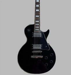 Aangepaste zwarte elektrische gitaar 22 frets zilveren hardware die snelle levering van hoge kwaliteit verkoopt