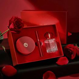 Best verkopende TDL Love Red Tone Beauty Set Box Valentijnsdag geschenkdoos Driedelige make-upset Luchtkussen Lipglazuur parfum Boetiekcadeau Snelle levering