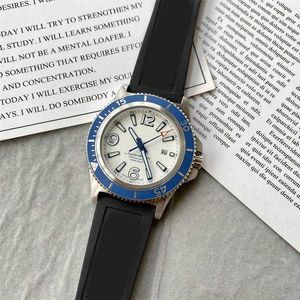 best verkochte horloges Mens geïmporteerde beweging Waterdichte buitenavontuur duiken fijn lederen horlogeheten 42 mm grote wijzerplaat hoge kwaliteit