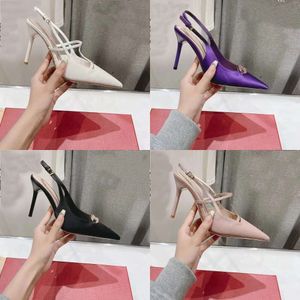 Meilleur les sandales de créateurs à talons hauts à talons hauts avec décoration de rivet pointu en cuir Boucle de cheville à orteils pointues