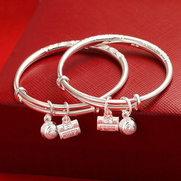 Best Wishes Baby Bangles Allerigc Free 999 Sterling Silver Bells Lock Bracelet Bracelet pour bébé Petits enfants Joli cadeau d'anniversaire