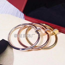 Best-seller haut de gamme asiatique or grossier édition Carti Bracelet boue diamant Zircon ongle anneau lumière luxe Style femme