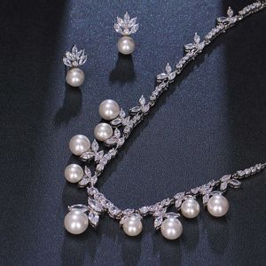 Bettyeuse Delicate Earring en Ketting met Pearl AAA Zirconia Hanger voor Dames Luxe Sieraden Set Fashion Party Ornament H1022