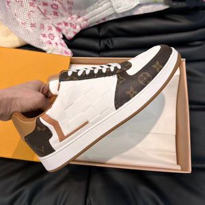 Beverly Hills Sneakers Runner Trainer Heren Casual schoenen Witkorrelte Kalf Leer reliëf Eclipse Canvas Letter Flower Rivoli Sneaker 5.14 03