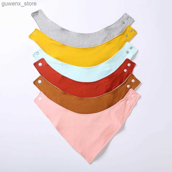 Bibs Burp Tissu 8pcs / lot Coton Solid Baby Bibs triangle réglable Salive Salive Color Couleur d'alimentation