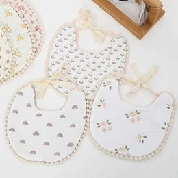 Bibs Burp Clots Fine Cotton Baby Boy Girl Bib avec un écharpe à double face à imprimé floral pour bébé alimentation en burp Écharpe réglable pour enfants pour enfants240514