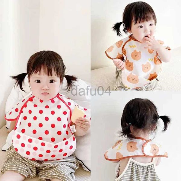 Bibs Burp Tissus imperméables bébé Bib NOUVEAU NOUVELLE-NOURN CHANGE BARBER Vêtements déjeuner Bib de la fraise de la fraise Couchette de dessin animé ACCESSOIRES DE COURTNES CHILRENS D240513