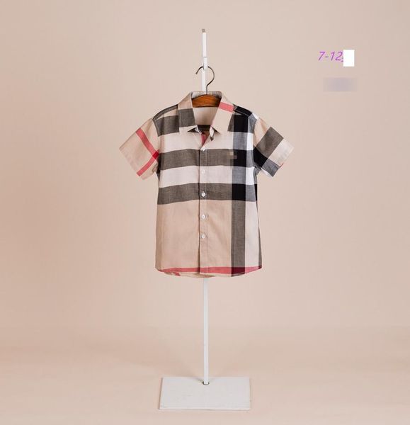 Camisa a cuadros para niños grandes, estilo de diseñador, camisa de manga corta con solapa para niños, tops casuales de algodón para niños viejos, ropa para niños de marca 612T A21989678279