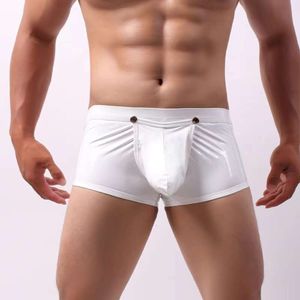 Big convexe uitstraling Verbetering van het zakje Sexy Men Underwear Boxers Shorts Shorts Faux Leather Open Back Crotch Erotische Lingerie Hot Gay slipje