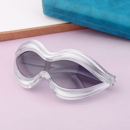 Gafas de sol de una pieza con montura grande, diseño de labios novedosos, gafas de sol de moda