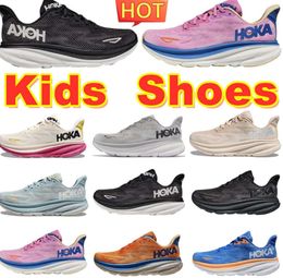 Big Kids chaussures Hoka Clifton 9 Baskets pour tout-petits Baskets Hokas One Free People Filles Garçons Chaussure de course Designer jeunesse Runner respirant Noir Blanc u4