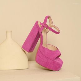 Grande grande taille de sandales surdimensiones orteils carrés chaussures de plate-forme épais talon super haute couture avec talons légers s s