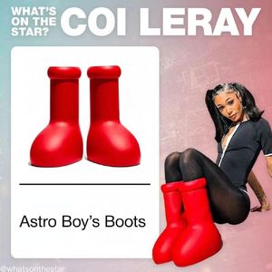 Big Red Boots 2023 Astro boy boot Cartoon dans la vraie vie mode OP20 hommes femmes bottes de pluie fond épais plate-forme en caoutchouc avec LOGO chaussures surdimensionnées bottes au genou bout rond