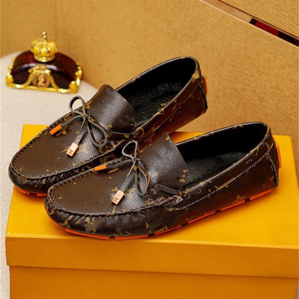 Tamaño grande 38-47 Penny Loafers Hombre Zapatos de cuero Hombre Mocasines Zapatos de barco Diseñador Slip On Hombre Zapato de conducción Mocasines Suaves Hombre Negro Blanco