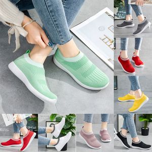 Grande taille chaussures de course femmes mouche tricot femmes léger mode chaussettes de sport chaussures paresseux chaussures décontracté respirant baskets formateurs