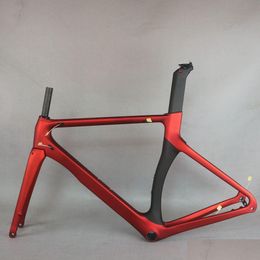 Fietsframes Seraph Nieuw Aero Roadframe TT-X3 Koolstofvezel T800 Aangepaste rode verf Matte BB86 Band 700x28c Disc Brake Drop Delivery Sport DHCSU