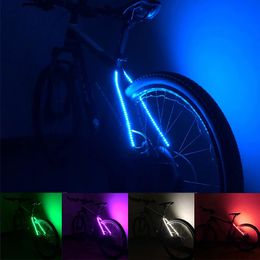 Feux de vélo Feux arrière décoratifs de vélo Bande lumineuse LED pour vélos scooters 70 LED Avertissements de sécurité des roues Feux arrière de vélo Feux arrière de vélo Bleu 231027