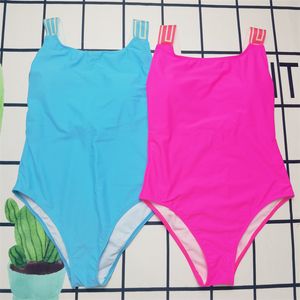 Bikini Designer Swimsuits Mesdies Summer Summer One-Piece Sweet Triangle Strap Sexe Beachwear Sets Fashion Swim Form