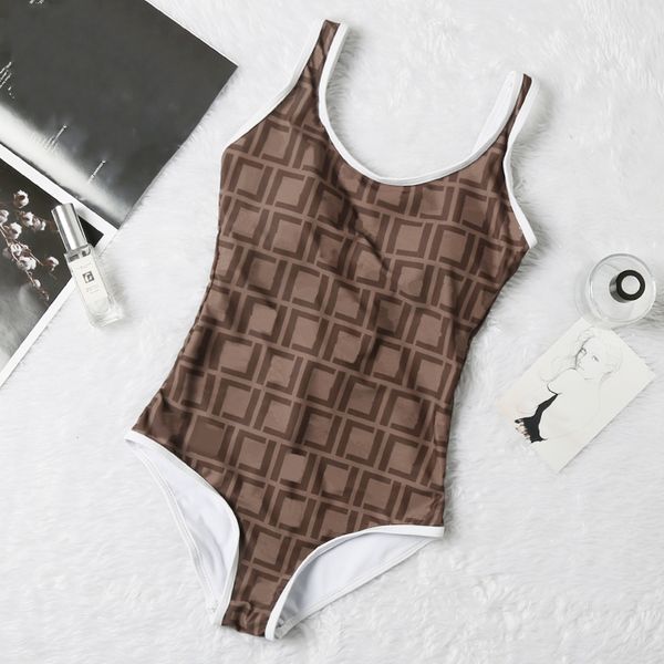 Bikini Designer Swimwear Sexy Bathing Trots Pad Tobs-Show Henter Style Printing en Europe et Amérique Luxury Summer Beach Sunshine Femmes Suit pour femme taille S-XL