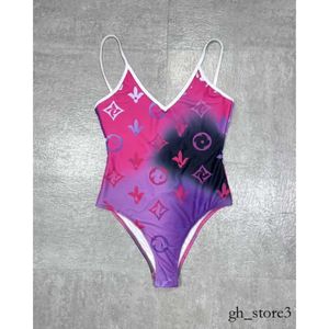 Bikini Designers Femmes Classique Lettre Imprimer Maillots de bain une pièce Plage Sexy Dames Mode Maillot de bain Deux pièces Ensemble 635