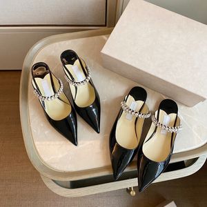Bing pantoufles plates à bouts pointus mules ornées de cristaux Chaussures en cuir verni noir Strass sandales Designers de luxe pour femmes Appartements de salon de luxe
