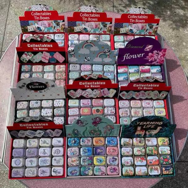 Contenedores 32 pcs/lote al por mayor mini elegantes latas de flores elegantes caja de bálsamo de bricolaje Caja de almacenamiento de especias de labios portátil