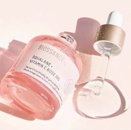 Biossance Gezichtsolie Serum 30ml/1floz Biossance SQUALANE VITAMINE C ROSE OLIE 50ml/1.7floz Biossance SQUALANE KOPERPEPTIDE SNEL PLUMPING SERUM