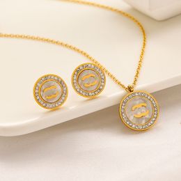 Regalo de cumpleaños Conjunto de collar y aretes Conjunto de joyería navideña de invierno Chapado en oro de 18 quilates Collares con colgante de cristal de lujo Chapado en plata 925 Aretes de estilo simple